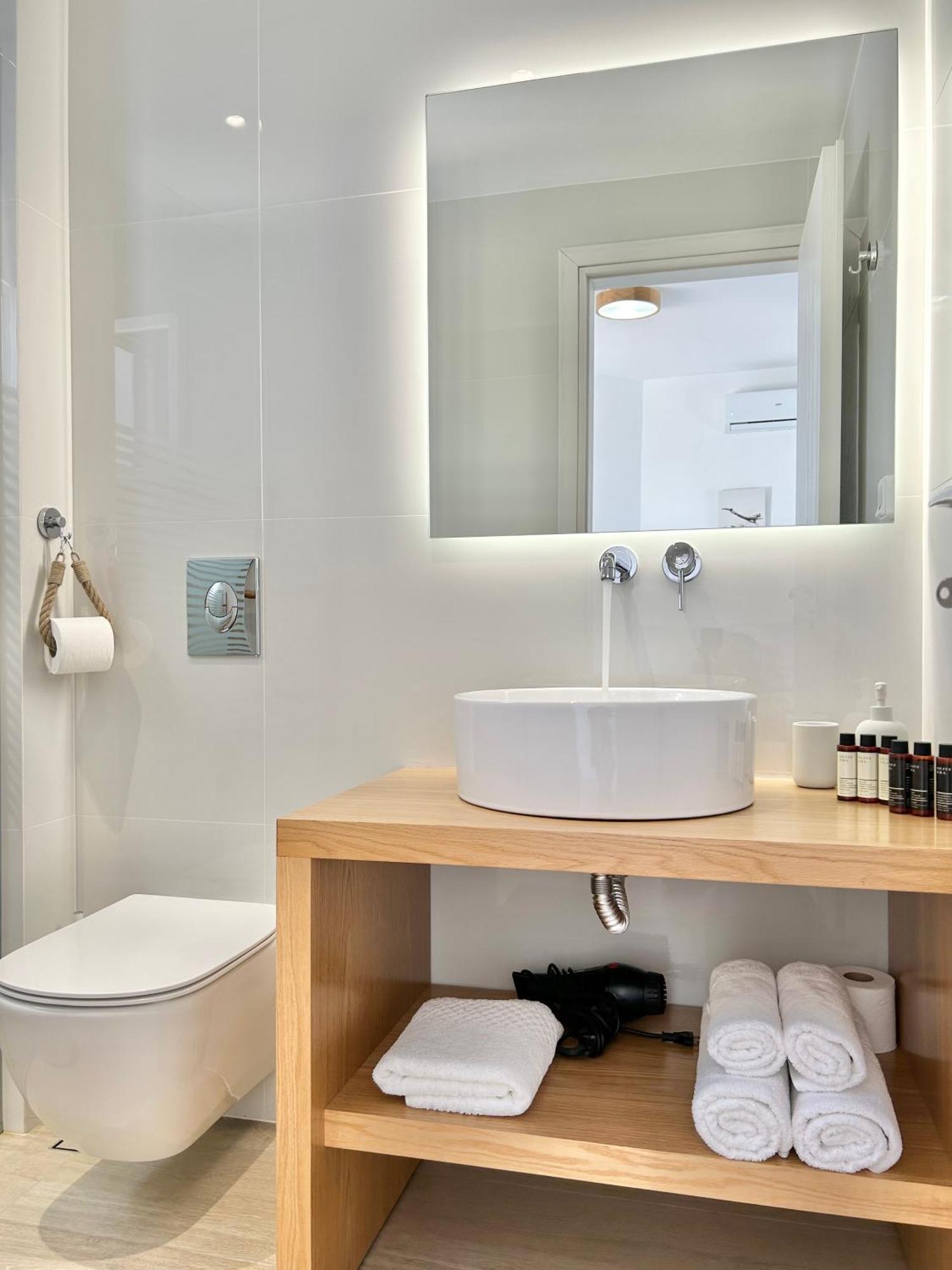 Anita Rooms & Suites Milos Adamantas  Exterior photo